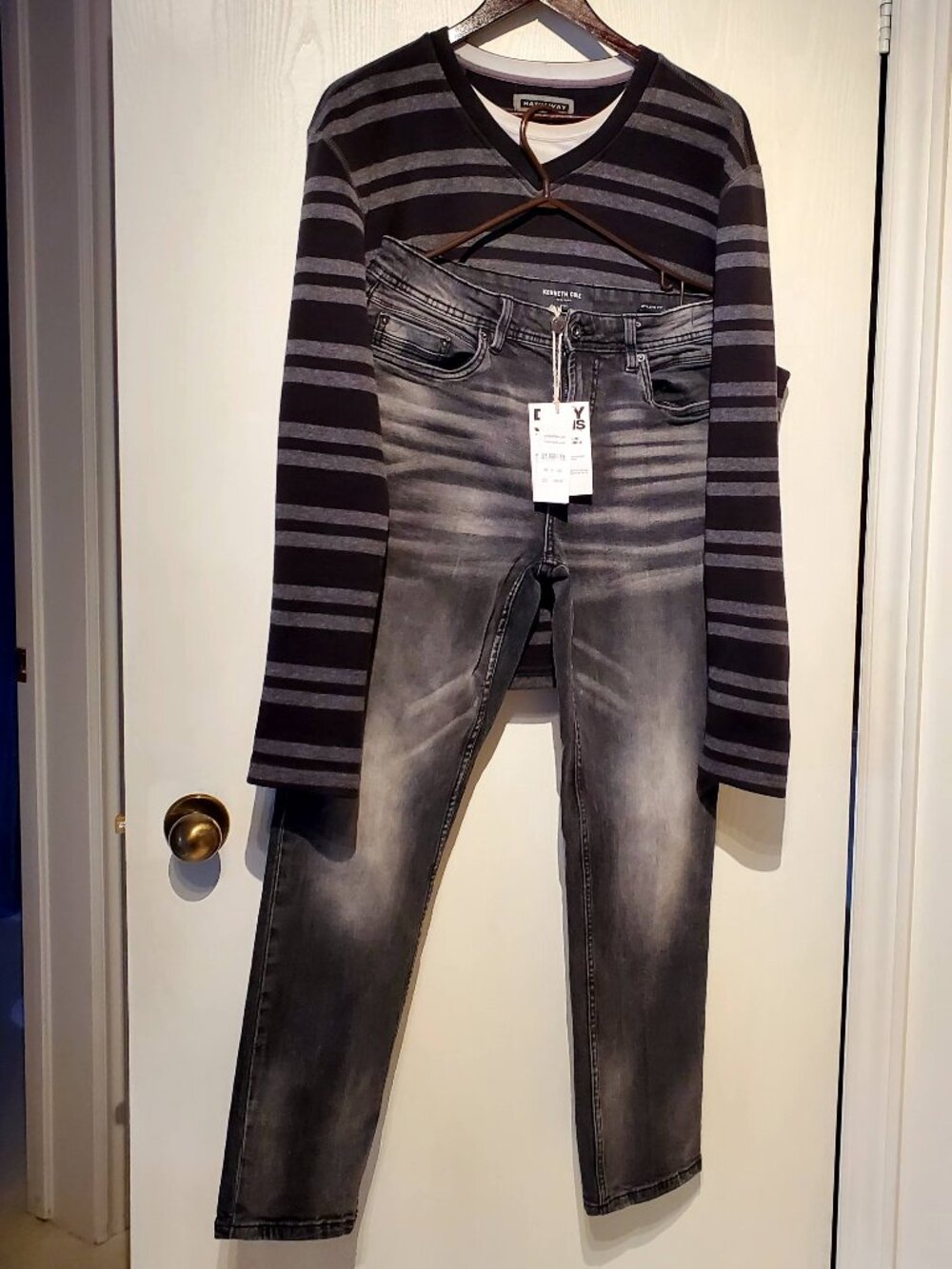 2PC Men's Black Kenneth Cole Jeans New 30/32 + Hathaway Sweater  - Unique Combo